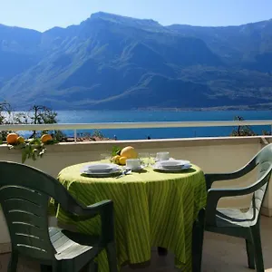 https://residence-villa-aranci.it-lombardy.com