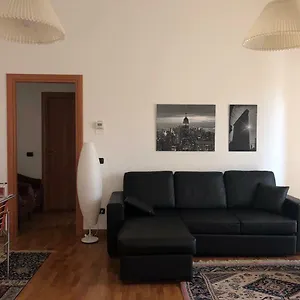 https://casa-roma.it-lombardy.com